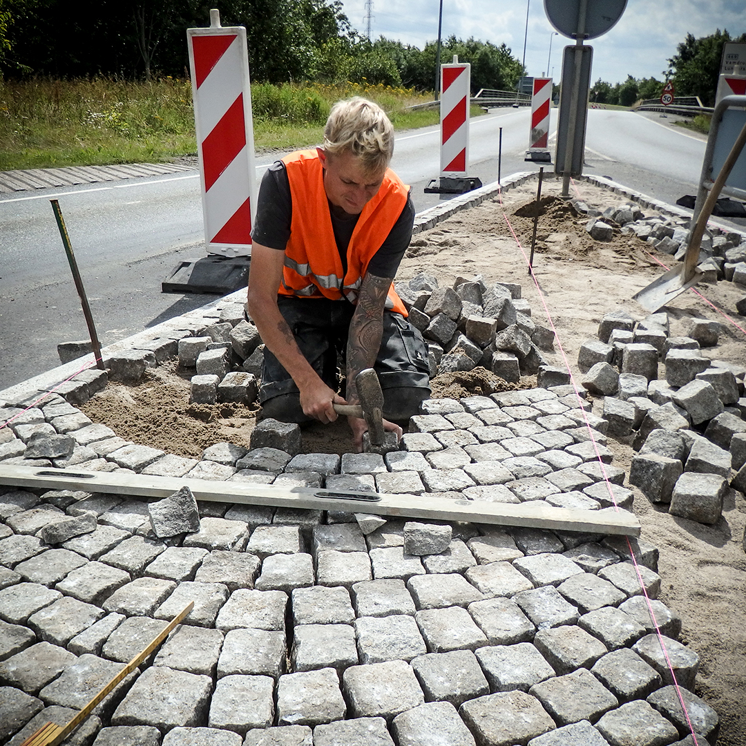 Brolægning og belægning